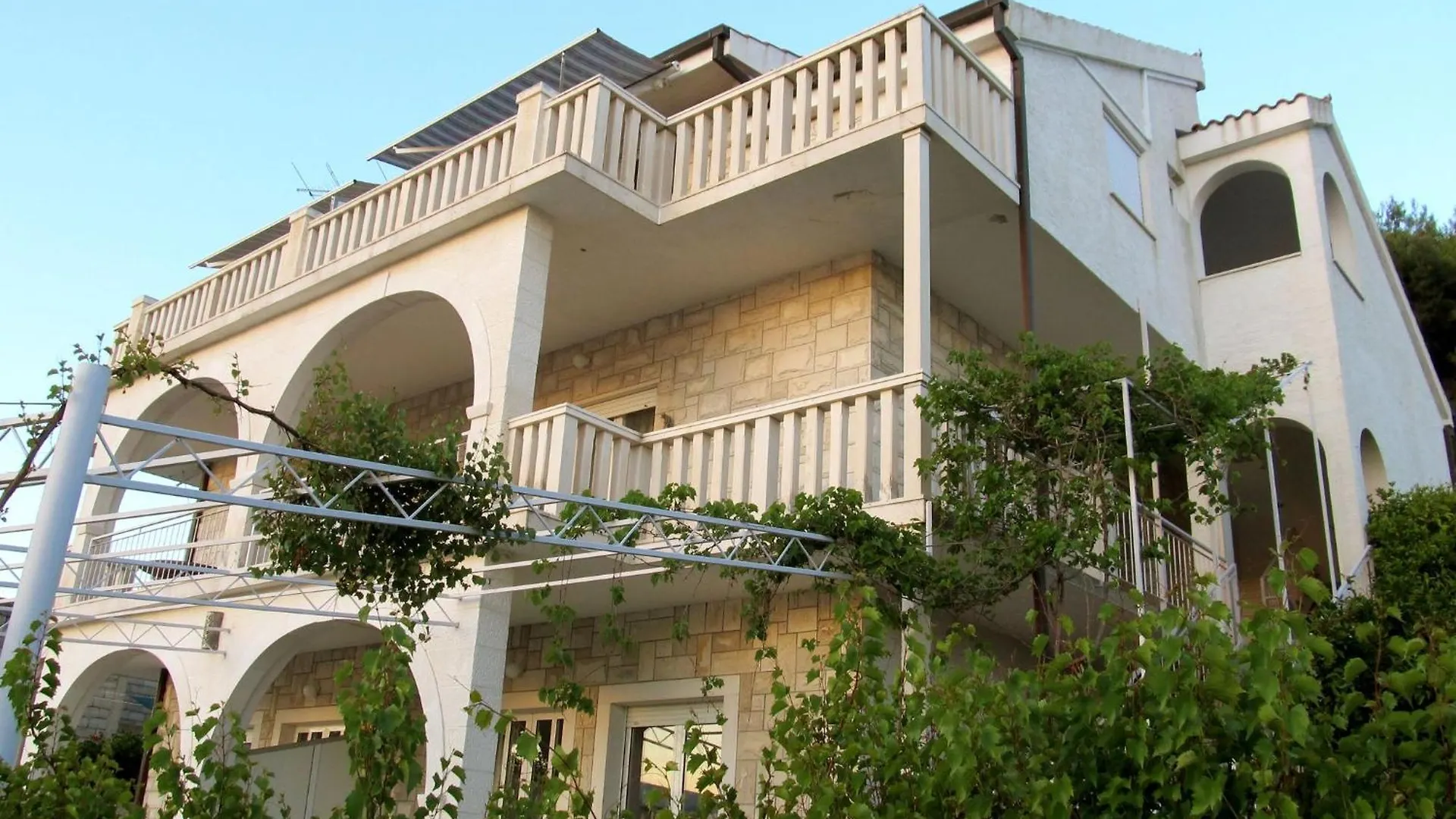 Apartment For Two Persons With Sea View In Trogir Near The Beach 0*,  Kroatië