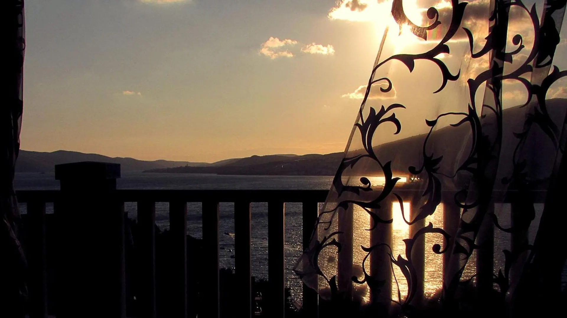 Apartment For Two Persons With Sea View In Trogir Near The Beach 0*,